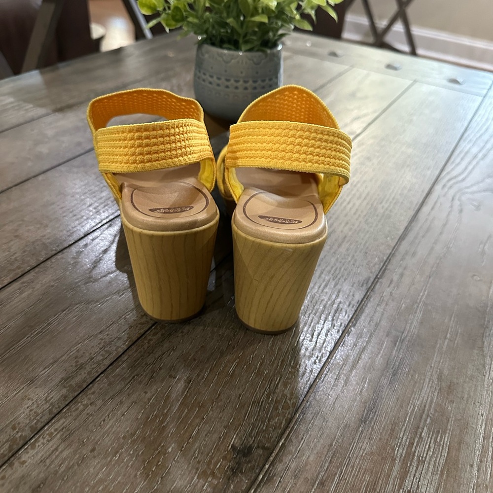 Dr. Scholls Stitch Fix Yellow Chunky Heel Platform Sandals - Picture 13 of 13